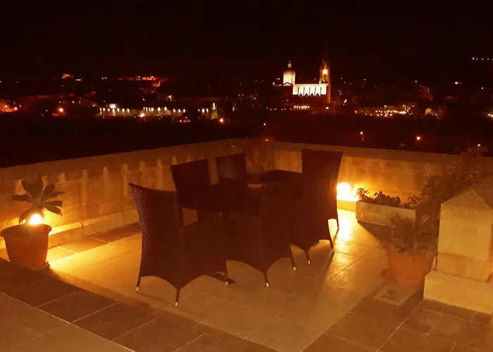 Luxury Apartment - Fort Chambray